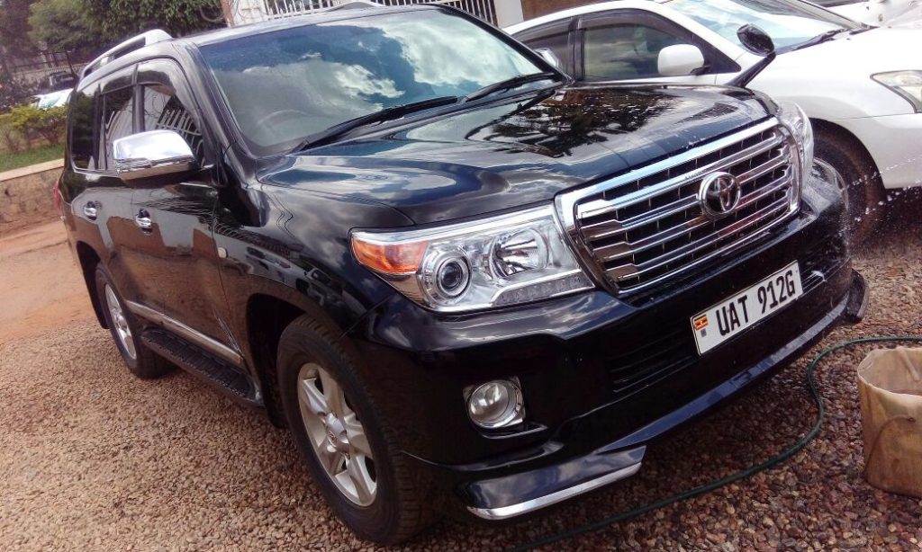 V8 land cruiser rental in Uganda