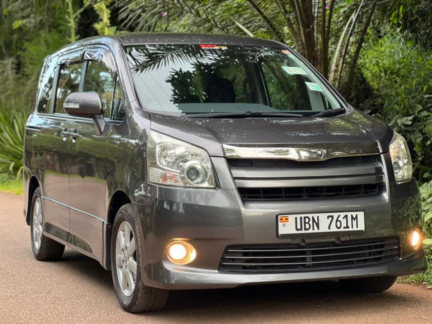 Toyota noah for rent in Uganda
